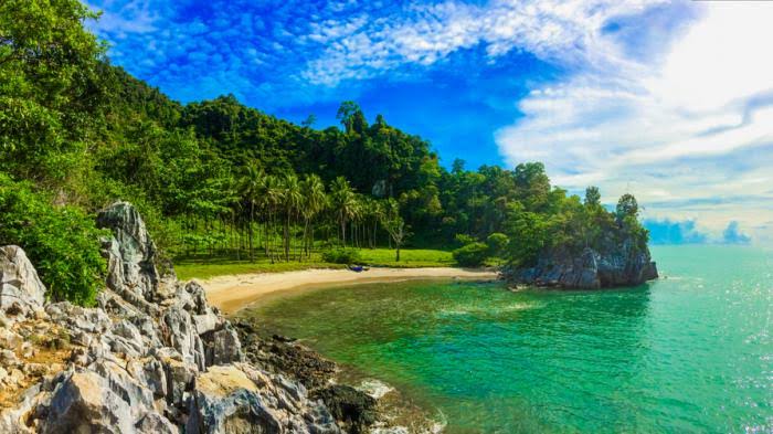 Salah satu pantai di Aceh Besar (Foto: Ist)