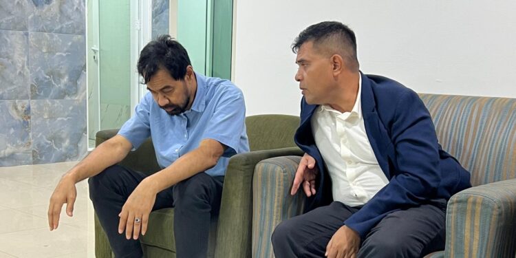 Pelaksana Tugas (Plt.) Kepala Dinas Pendidikan Aceh, Murthalamuddin menyampaikan progres pembersihan lingkungan sekolah terdampak bencana kepada gubernur Aceh